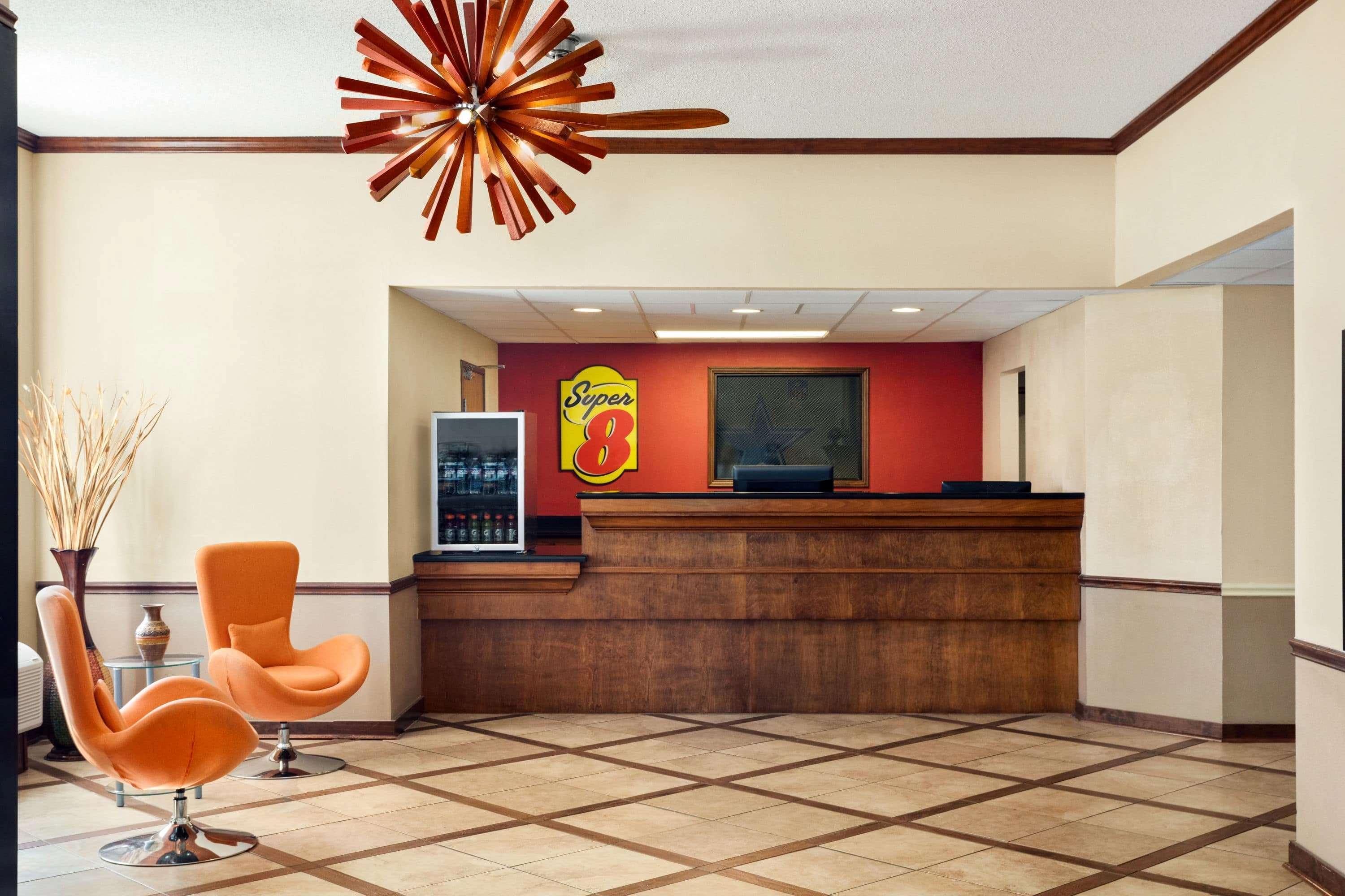 Hotel Super 8 By Wyndham Clinton Exterior foto